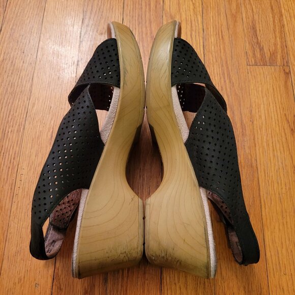 Dansko JACINDA Perforated Leather Sandals 41 Black Tan Wedge Open Toe 10.5 11 - Picture 8 of 8